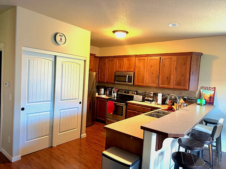 2537 Juniper St — Photo 6