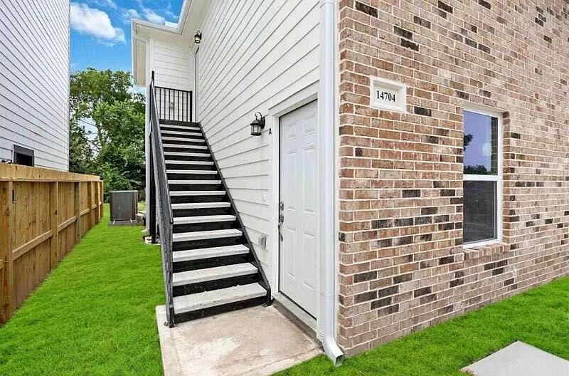 3 bed, 2.0 bath, 1098 sqft, $1,500 — Photo 2
