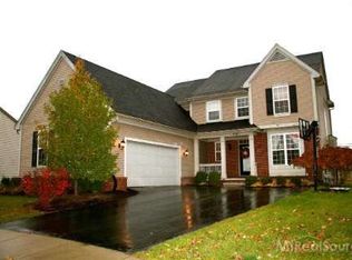 434 Franklin Lake Cir, Oxford, MI 48371