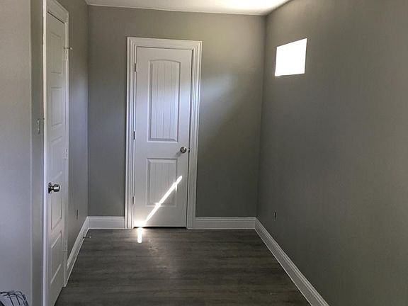 4th image of 220 Darien Dr