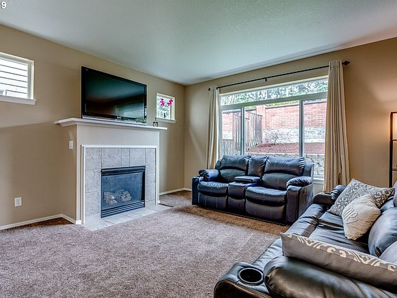 5th image of 1021 SE Albertine St