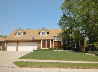 6385 S 95th St, Omaha, NE 68127