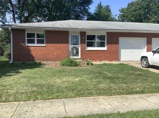 1250 Sunnymeade Dr, Rochelle, IL 61068