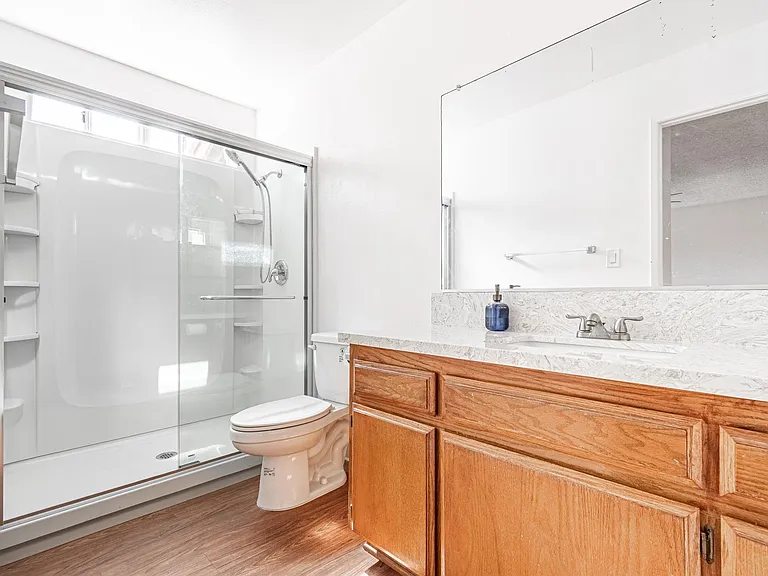 415 W Center St #B — Photo 7
