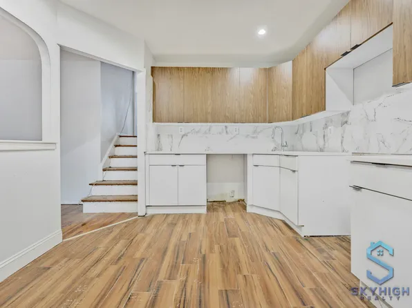 7210 Avenue M image 1 of 13