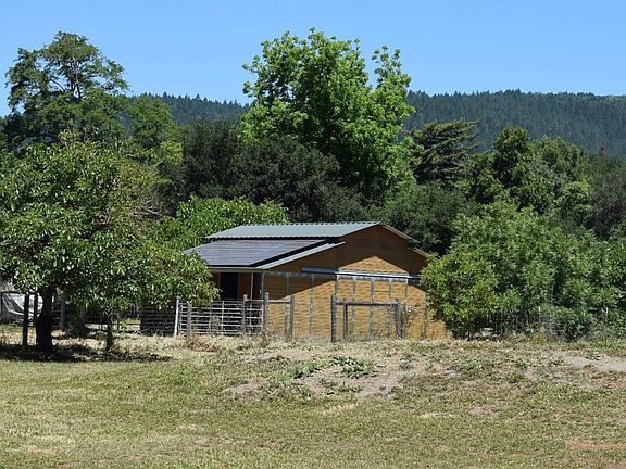 2nd image of 5833 Sonoma Highway NE
