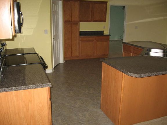 4th image of 323 Carnahan Dr