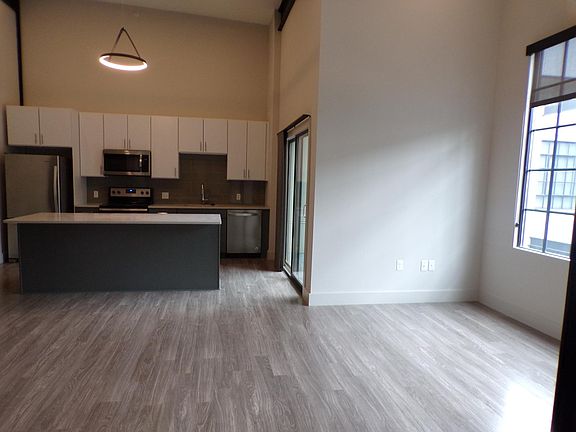 3rd image of 1910 Washington Ave APT 112