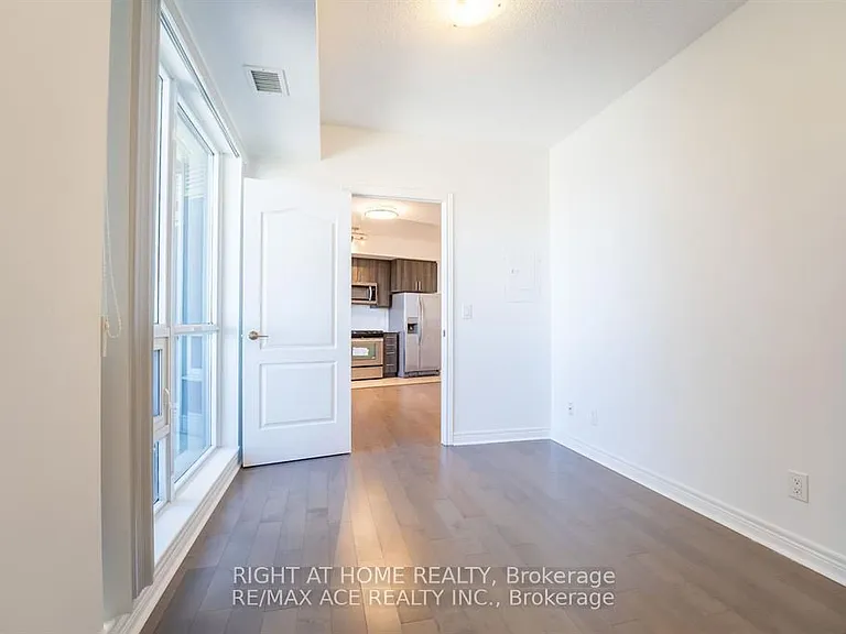 2756 Old Leslie St #922 — Photo 10