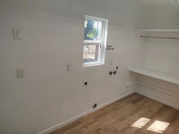 4th image of 1305 Melbourne Dr #1
