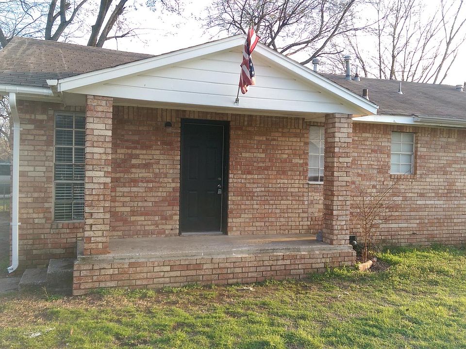 2nd image of 106 S E Ave #1