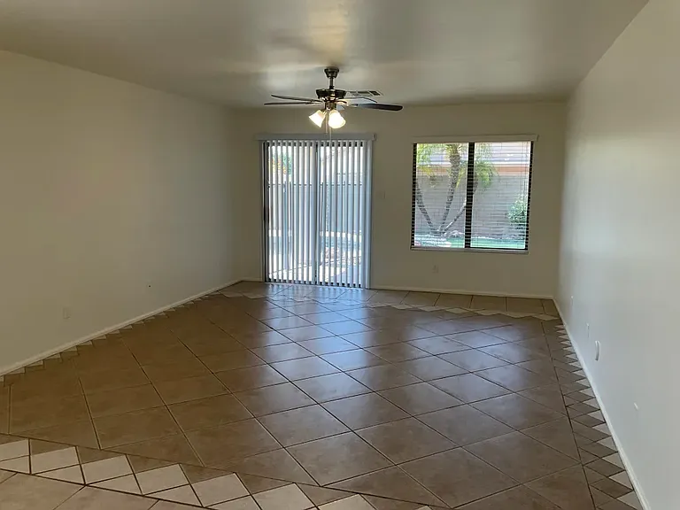 13172 W Port Royale Ln — Photo 10