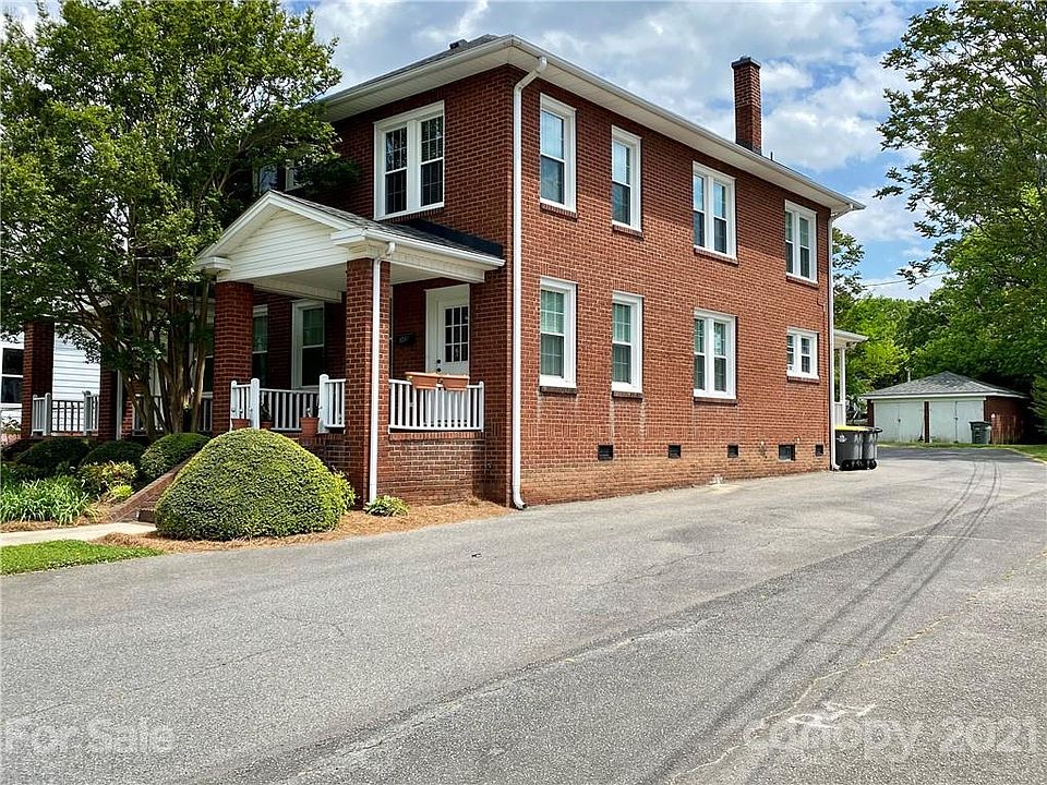 2nd image of 303 S Ridge Ave #305