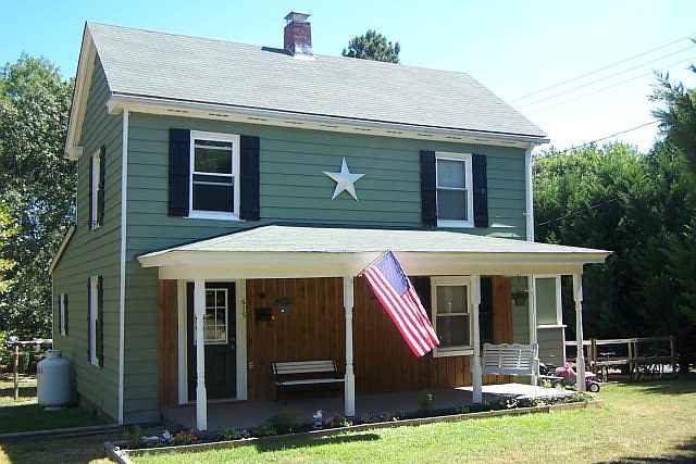 1st image of 615 Roanoke Ave