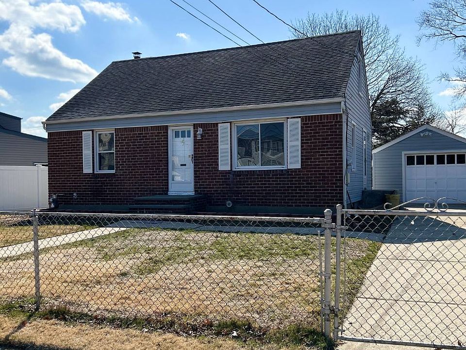 1st image of 4 Linden Blvd