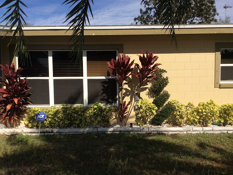 2nd image of 413 E Coconut Ave