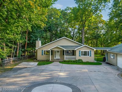 4241 S Shore Dr, Waterford, MI, 48328