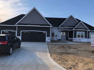 50879 Ryehill Dr, Granger, IN 46530