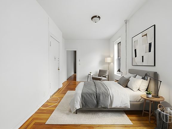 3rd image of 29 E 17th St APT 320