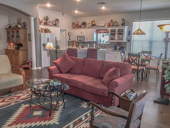3rd image of 4703 Corsage Dr