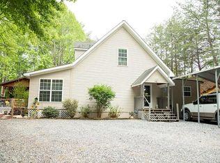 1407 W Deep Creek Rd, Bryson City, NC 28713