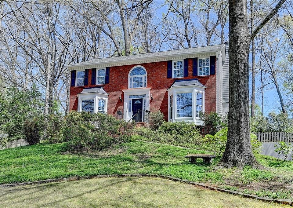 1st image of 910 Brentwood Ave