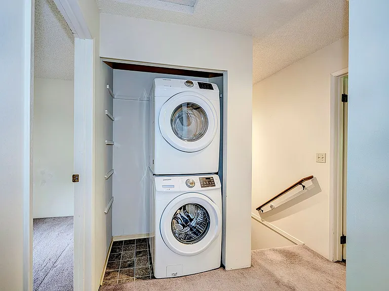 22715 Lakeview Dr #J2 — Photo 5