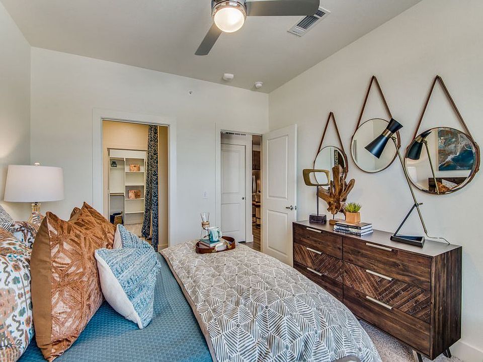 Bedroom with carpet