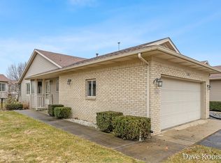 1005 Amber Ridge Dr SW, Byron Center, MI 49315