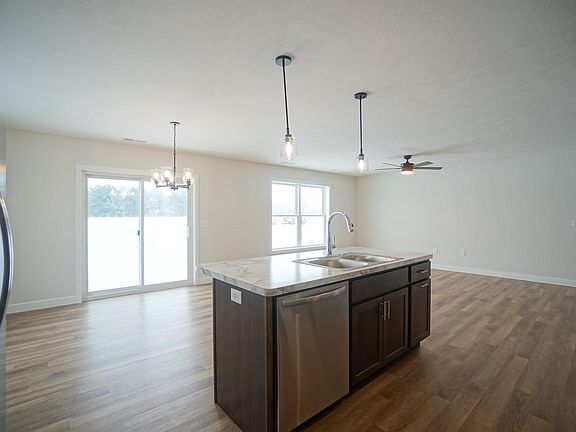 5th image of 430 N Eastfield Cir