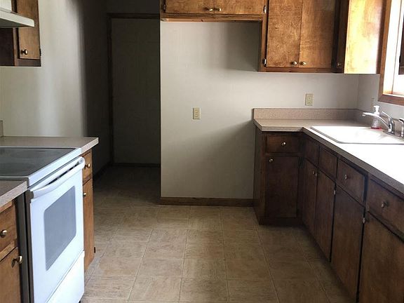 3rd image of 3391 Sunnyview Dr