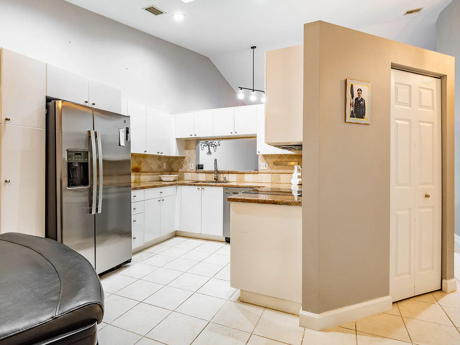 3 bed, 2.0 bath, 1494 sqft, $3,500 — Photo 4