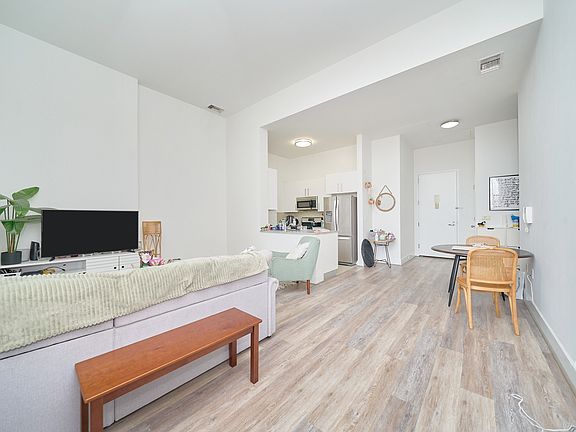 5th image of 220 W 148th St APT 4A