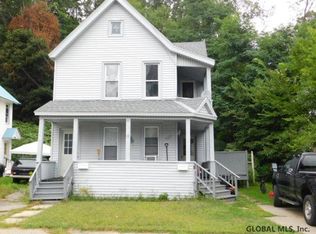 10 Curtis St, Gloversville, NY 12078
