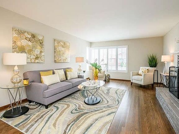 3rd image of 321 Courtland Dr