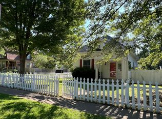 1352 N Summit Ave, Springfield, MO 65802