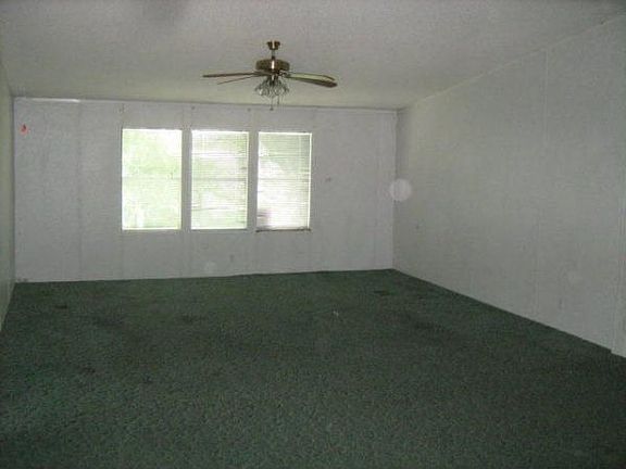 3rd image of 124 Long Branch Dr