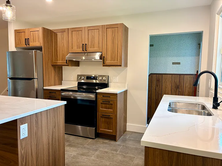2337 Samuel Dr — Photo 6