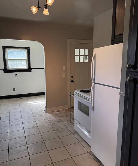 4203 N Lincoln St — Photo 3