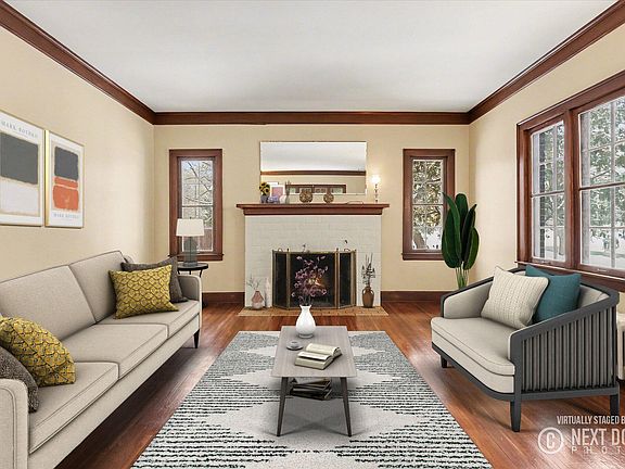 2nd image of 618 Laurel Ave SE