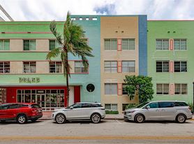 1460 Ocean Dr