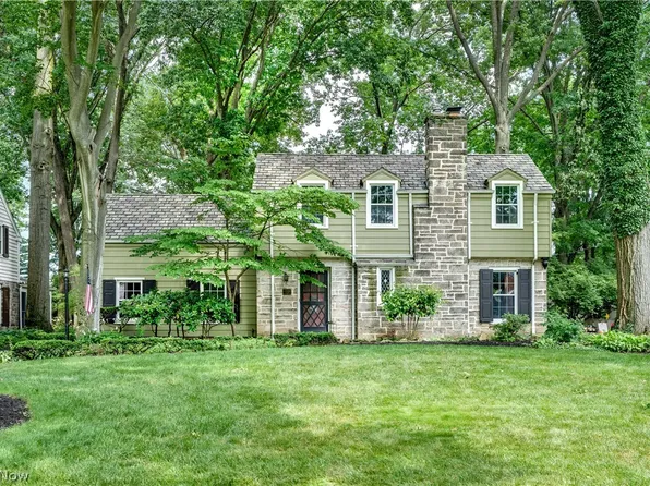 4129 Oak Knoll Dr, Youngstown, OH 44512