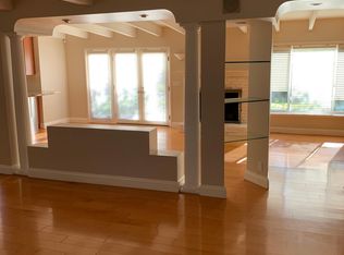 23304 Collins St, Woodland Hills, CA 91367