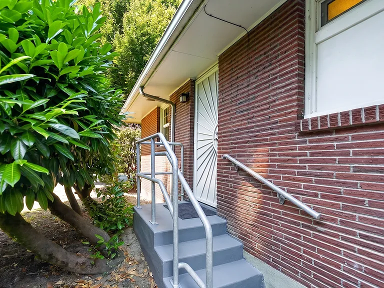 1553 Fir St — Photo 18