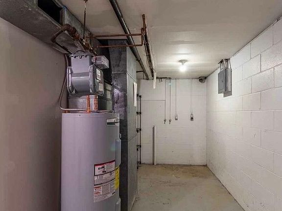 4th image of 1901 Thurston Ave APT 1