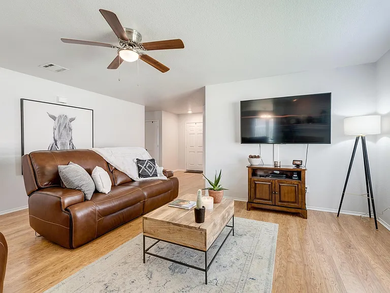 542 Del Mar Dr — Photo 6