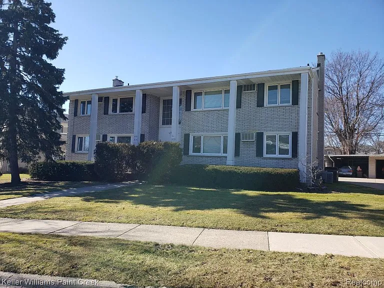 3105 Linwood Ave — Photo 1