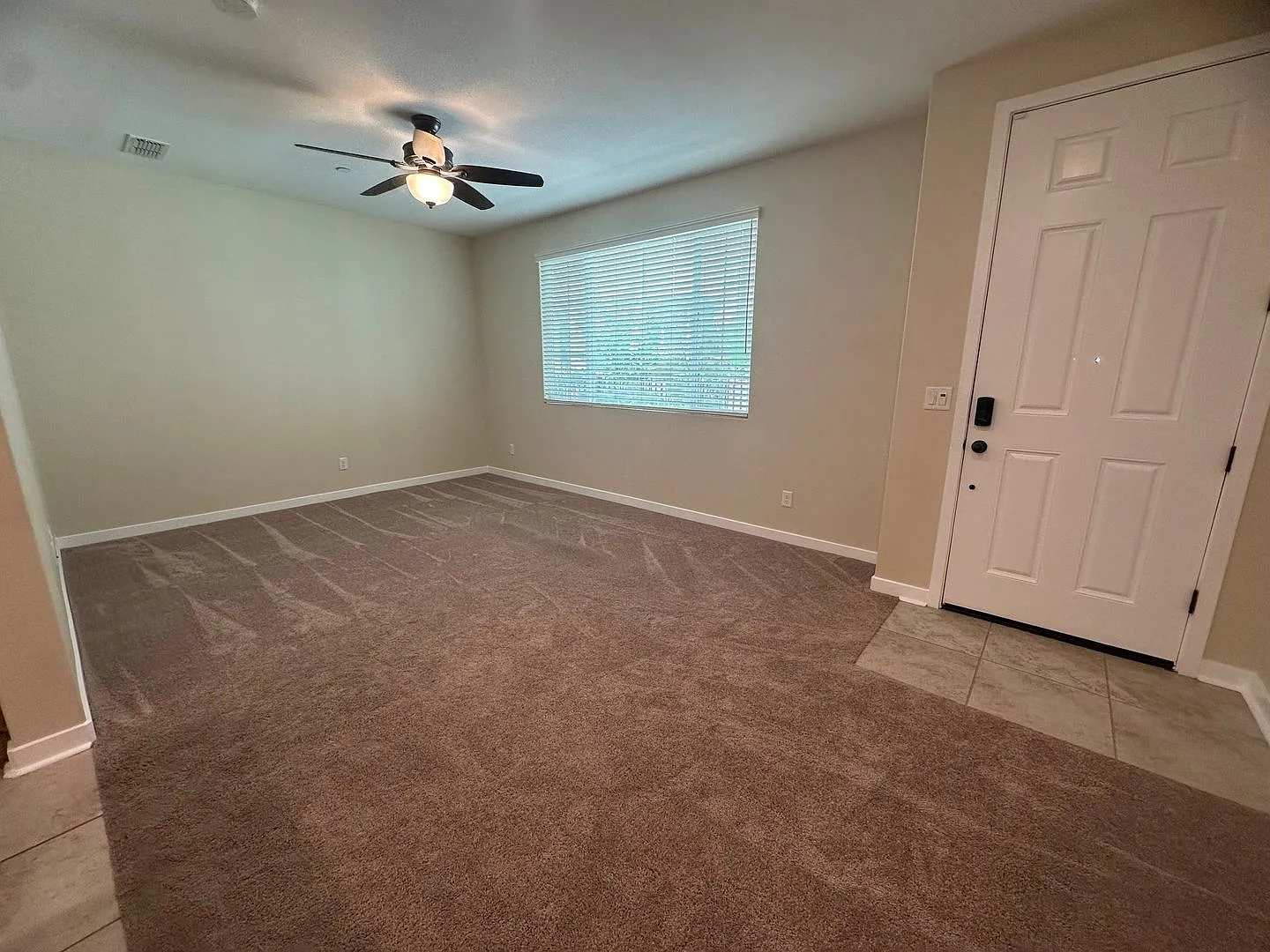 Available Now Modern, Well-Maintained, Energy-Efficient 3 Bed / 2 Bath! — Photo 4