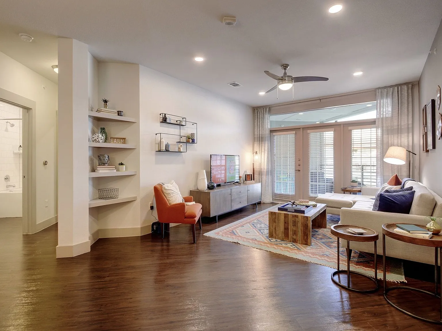 Farmhouse Apartments — Photo 4