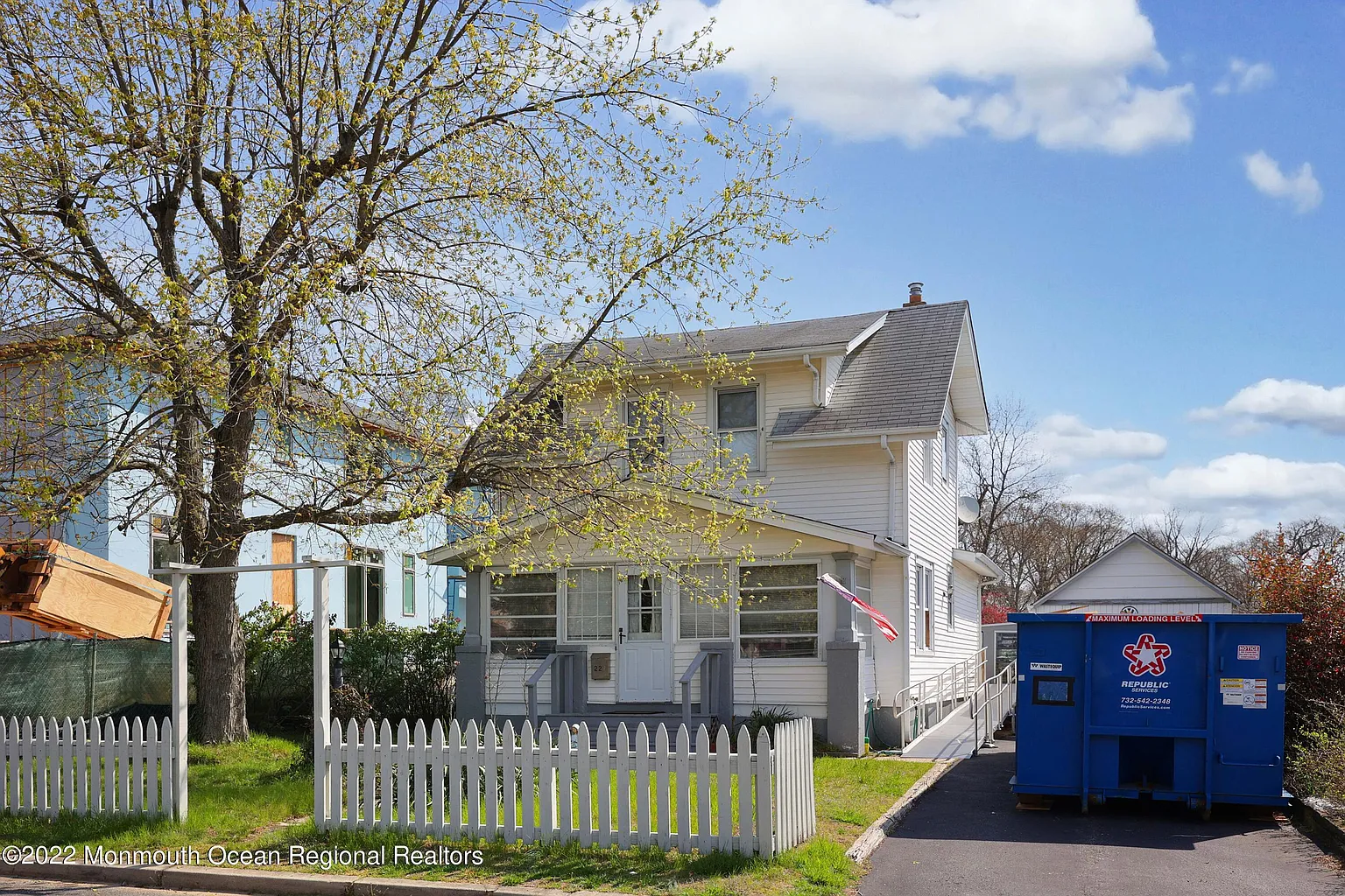 227 Lewis St photo 1